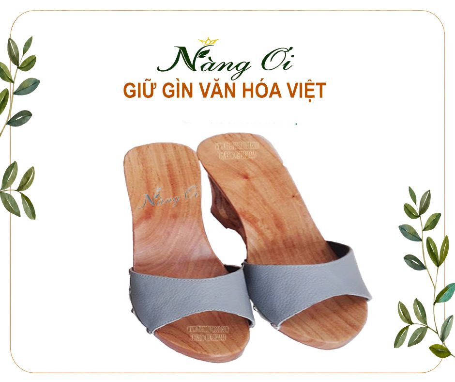 guốc gỗ chạm khắc
